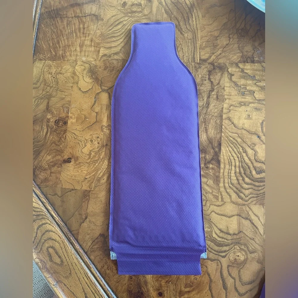 Insulated portable wine cooler/holder